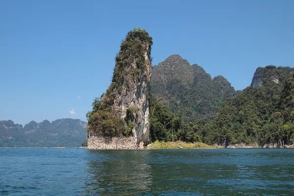 ลานกางเต็นท์ อุทยานแห่งชาติเขาสก