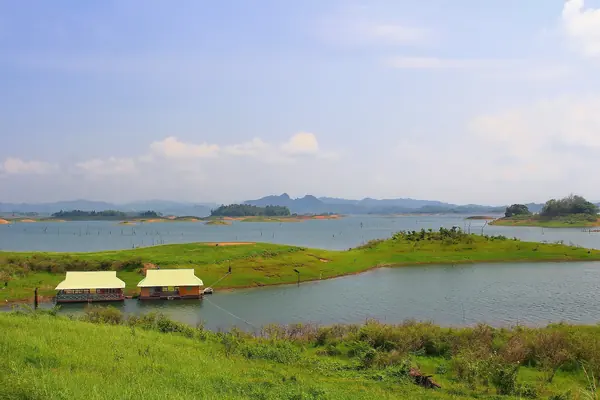ลานกางเต็นท์ป้อมปี่ เขาแหลม